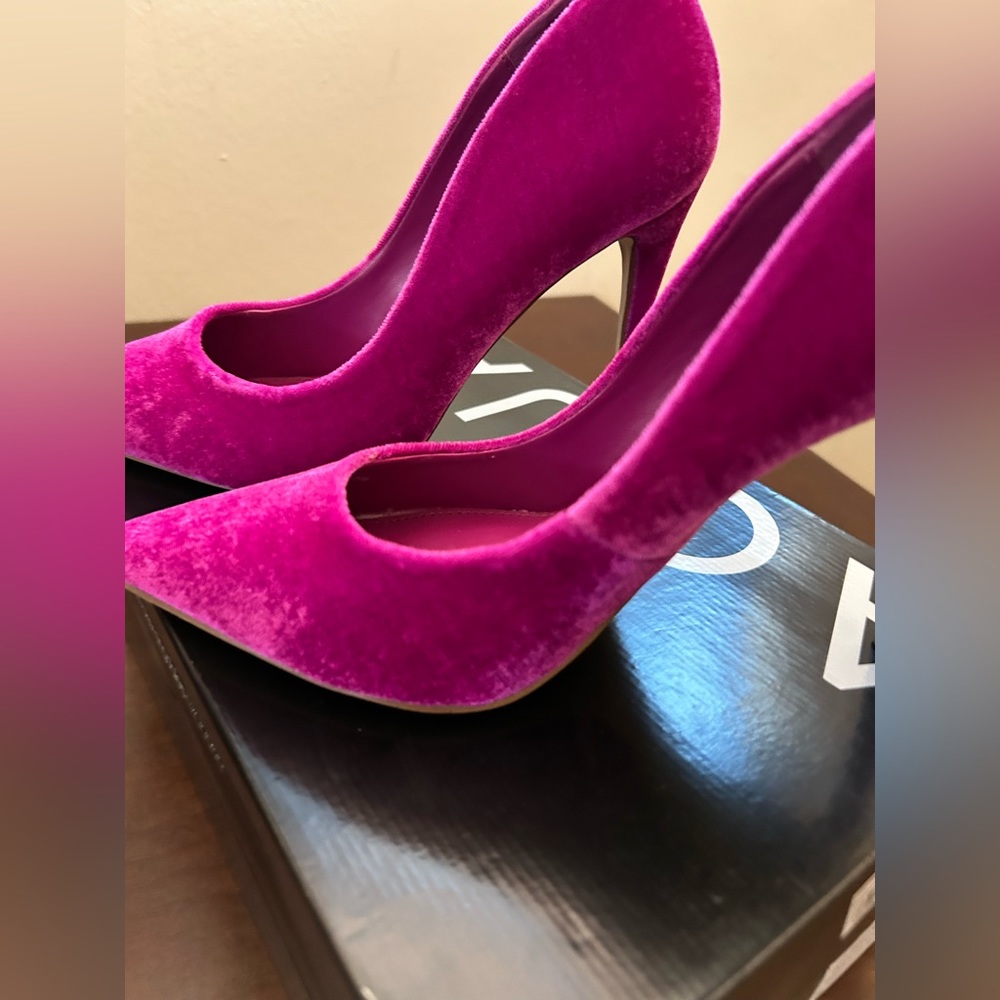 Aqua Women's Britv Pointed Toe High Heel Pumps